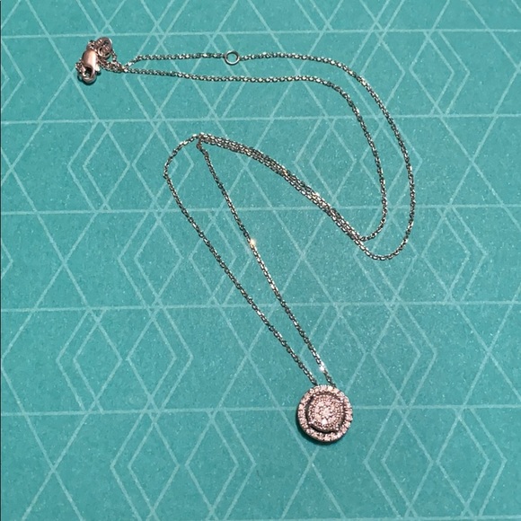 White Gold Diamond Necklack